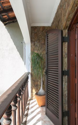 Casa à venda com 287m², 5 quartos e 3 vagas Casa à venda com 287m², 5 quartos e 3 vagasVaranda da Suíte
