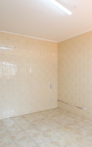 Casa à venda com 287m², 5 quartos e 3 vagas Casa à venda com 287m², 5 quartos e 3 vagasCozinha da Edícula