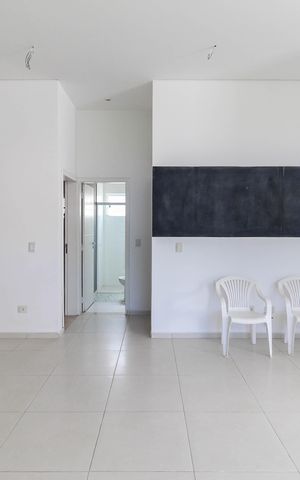 Casa à venda com 102m², 3 quartos e 5 vagas Casa à venda com 102m², 3 quartos e 5 vagasSala - Cozinha