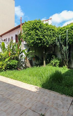 Casa à venda com 102m², 3 quartos e 5 vagas Casa à venda com 102m², 3 quartos e 5 vagasQuintal - Jardim