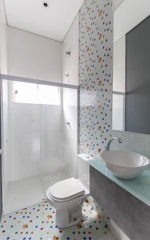 Casa à venda com 102m², 3 quartos e 5 vagas Casa à venda com 102m², 3 quartos e 5 vagasBanheiro Social