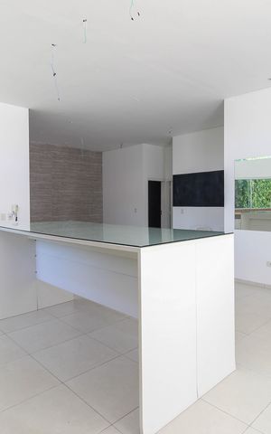 Casa à venda com 102m², 3 quartos e 5 vagas Casa à venda com 102m², 3 quartos e 5 vagasSala - Cozinha