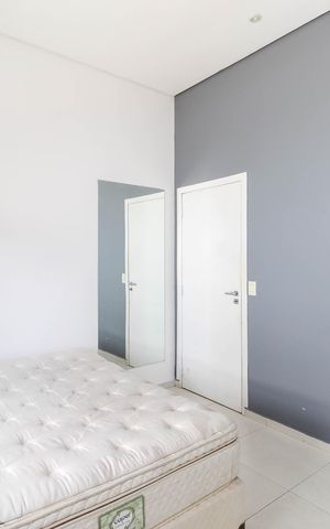 Casa à venda com 102m², 3 quartos e 5 vagas Casa à venda com 102m², 3 quartos e 5 vagasQuarto 3 - Suíte