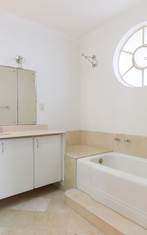 Apartamento à venda com 230m², 2 quartos e 2 vagas