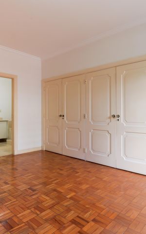 Apartamento à venda com 230m², 2 quartos e 2 vagas