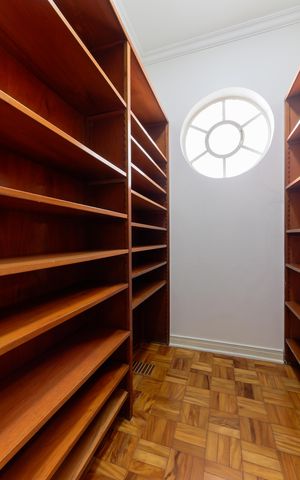 Apartamento à venda com 230m², 2 quartos e 2 vagas