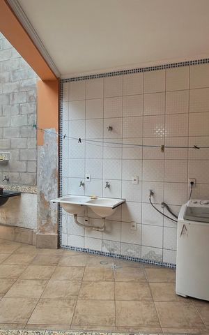 Casa à venda com 426m², 3 quartos e 4 vagas