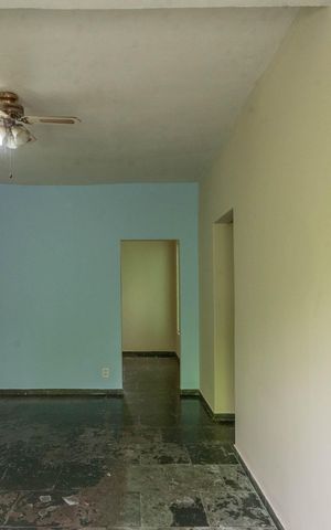 Casa à venda com 300m², 3 quartos e 4 vagas Casa à venda com 300m², 3 quartos e 4 vagasSala
