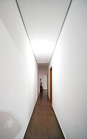 Casa à venda com 300m², 4 quartos e 2 vagas Casa à venda com 300m², 4 quartos e 2 vagasCorredor dos quartos