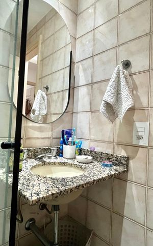 Apartamento à venda com 70m², 3 quartos e 2 vagas Apartamento à venda com 70m², 3 quartos e 2 vagasBanheiro Corredor