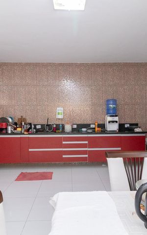 Casa para alugar com 300m², 4 quartos e 2 vagasCozinha