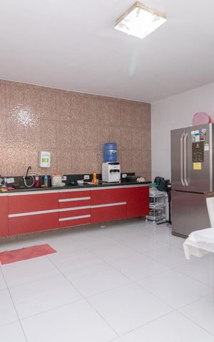 Casa para alugar com 300m², 4 quartos e 2 vagasCozinha