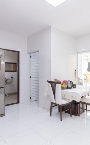 Casa para alugar com 300m², 4 quartos e 2 vagasCozinha