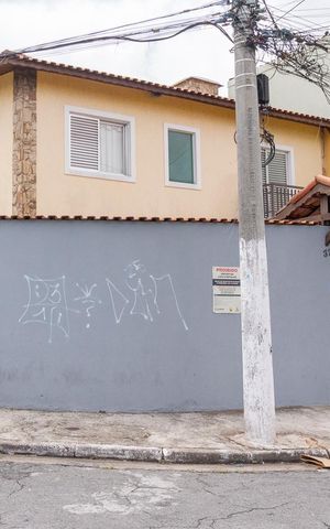 Casa para alugar com 300m², 4 quartos e 2 vagasFachada