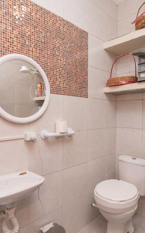 Casa para alugar com 300m², 4 quartos e 2 vagasBanheiro