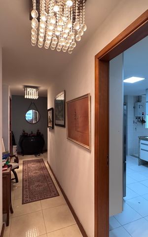 Apartamento à venda com 157m², 4 quartos e 3 vagas Apartamento à venda com 157m², 4 quartos e 3 vagasCorredor