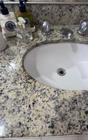 Apartamento à venda com 157m², 4 quartos e 3 vagas Apartamento à venda com 157m², 4 quartos e 3 vagasSuíte 1 - Banheiro