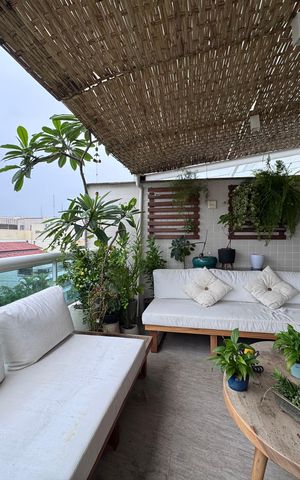 Apartamento à venda com 157m², 4 quartos e 3 vagas Apartamento à venda com 157m², 4 quartos e 3 vagasVaranda