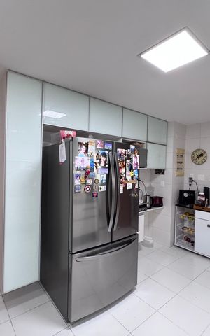 Apartamento à venda com 157m², 4 quartos e 3 vagas Apartamento à venda com 157m², 4 quartos e 3 vagasCozinha e Área de Serviço