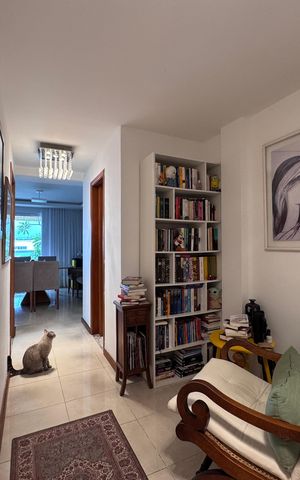 Apartamento à venda com 157m², 4 quartos e 3 vagas Apartamento à venda com 157m², 4 quartos e 3 vagasCorredor - Espaço Leitura