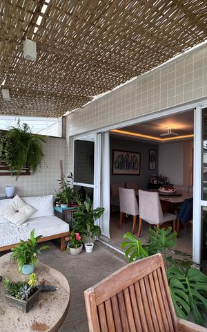 Apartamento à venda com 157m², 4 quartos e 3 vagas Apartamento à venda com 157m², 4 quartos e 3 vagasVaranda