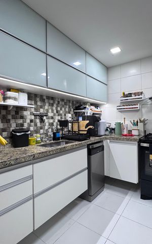 Apartamento à venda com 157m², 4 quartos e 3 vagas Apartamento à venda com 157m², 4 quartos e 3 vagasCozinha e Área de Serviço