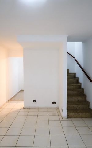 Casa de condomínio para alugar com 100m², 3 quartos e 2 vagas Casa de condomínio para alugar com 100m², 3 quartos e 2 vagasSala de Estar