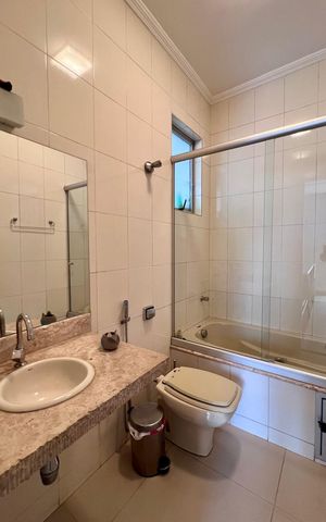 Apartamento à venda com 170m², 3 quartos e 2 vagasbanho