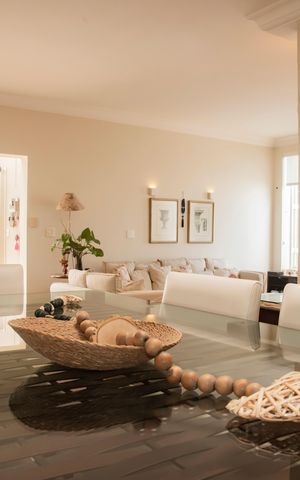 Casa à venda com 370m², 3 quartos e 2 vagasSala