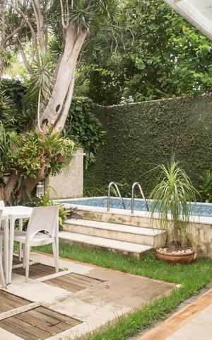 Casa à venda com 370m², 3 quartos e 2 vagasJardim/Piscina