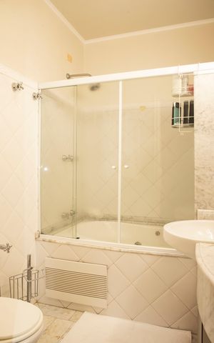 Casa à venda com 370m², 3 quartos e 2 vagasBanheiro da Suíte