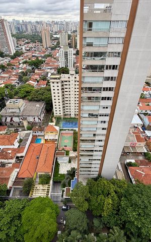 Apartamento à venda com 200m², 3 quartos e 4 vagas Apartamento à venda com 200m², 3 quartos e 4 vagasVista