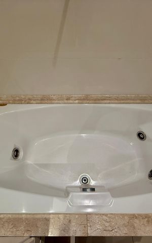 Apartamento à venda com 200m², 3 quartos e 4 vagas Apartamento à venda com 200m², 3 quartos e 4 vagasBanheiro Suíte 3
