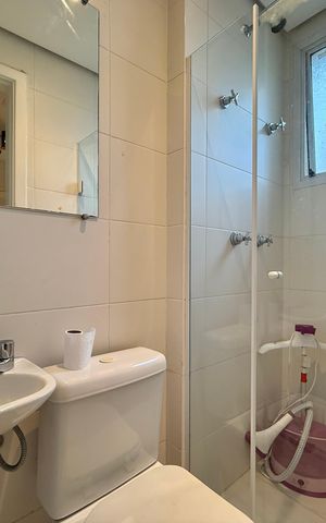 Apartamento à venda com 200m², 3 quartos e 4 vagas Apartamento à venda com 200m², 3 quartos e 4 vagasBanheiro de Serviço