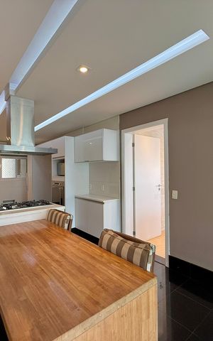 Apartamento à venda com 200m², 3 quartos e 4 vagas Apartamento à venda com 200m², 3 quartos e 4 vagasCozinha