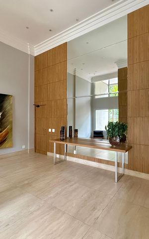 Apartamento à venda com 200m², 3 quartos e 4 vagas Apartamento à venda com 200m², 3 quartos e 4 vagasHall Social Bloco