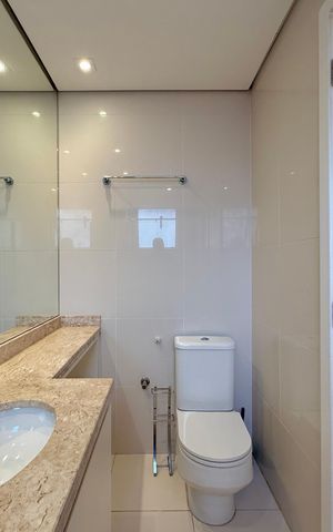 Apartamento à venda com 200m², 3 quartos e 4 vagas Apartamento à venda com 200m², 3 quartos e 4 vagasBanheiro Suíte 1