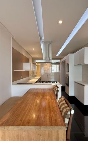 Apartamento à venda com 200m², 3 quartos e 4 vagas Apartamento à venda com 200m², 3 quartos e 4 vagasCozinha