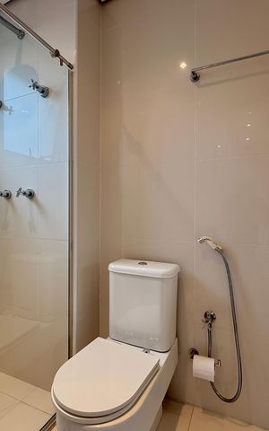 Apartamento à venda com 200m², 3 quartos e 4 vagas Apartamento à venda com 200m², 3 quartos e 4 vagasBanheiro Suíte 2
