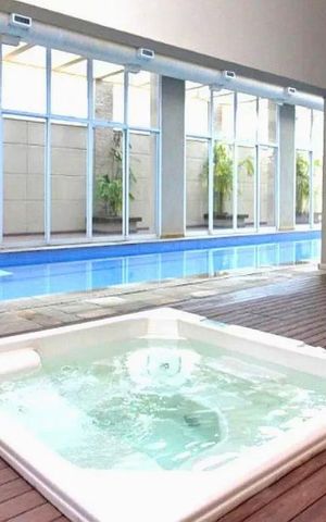 Apartamento à venda com 200m², 3 quartos e 4 vagas Apartamento à venda com 200m², 3 quartos e 4 vagasJacuzzi