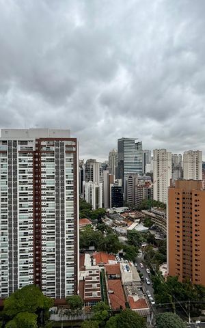 Apartamento à venda com 200m², 3 quartos e 4 vagas Apartamento à venda com 200m², 3 quartos e 4 vagasVista Suíte 1