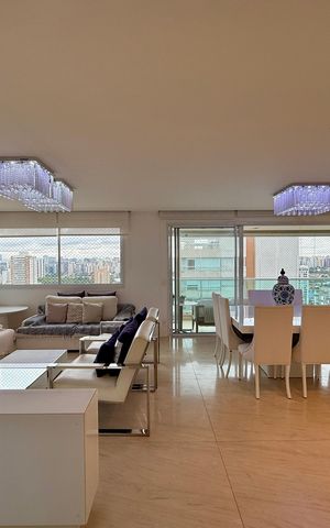 Apartamento à venda com 200m², 3 quartos e 4 vagas Apartamento à venda com 200m², 3 quartos e 4 vagasSala