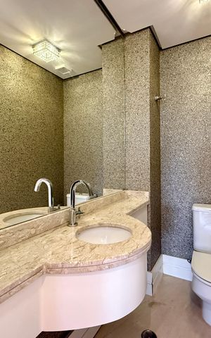 Apartamento à venda com 200m², 3 quartos e 4 vagas Apartamento à venda com 200m², 3 quartos e 4 vagasLavabo