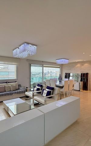 Apartamento à venda com 200m², 3 quartos e 4 vagas Apartamento à venda com 200m², 3 quartos e 4 vagasSala