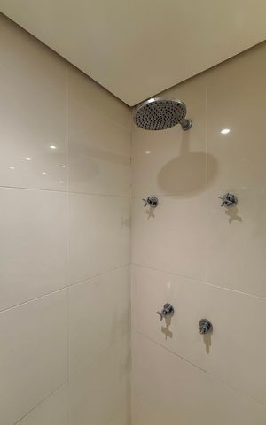 Apartamento à venda com 200m², 3 quartos e 4 vagas Apartamento à venda com 200m², 3 quartos e 4 vagasBanheiro Suíte 3