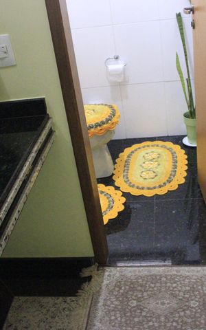 Casa à venda com 219m², 4 quartos e 4 vagasLavabo 