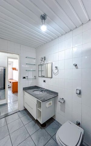 Casa de condomínio à venda com 108m², 4 quartos e 1 vagaBanheiro
