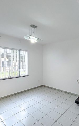 Casa de condomínio à venda com 108m², 4 quartos e 1 vagaSala