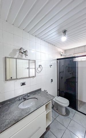 Casa de condomínio à venda com 108m², 4 quartos e 1 vagaBanheiro