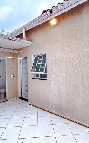 Casa de condomínio à venda com 108m², 4 quartos e 1 vagaÁrea externa